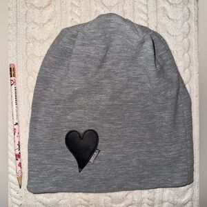 Slouchy hat, gray, 🖤 accent. 100% Cotton. Gently used great condition.